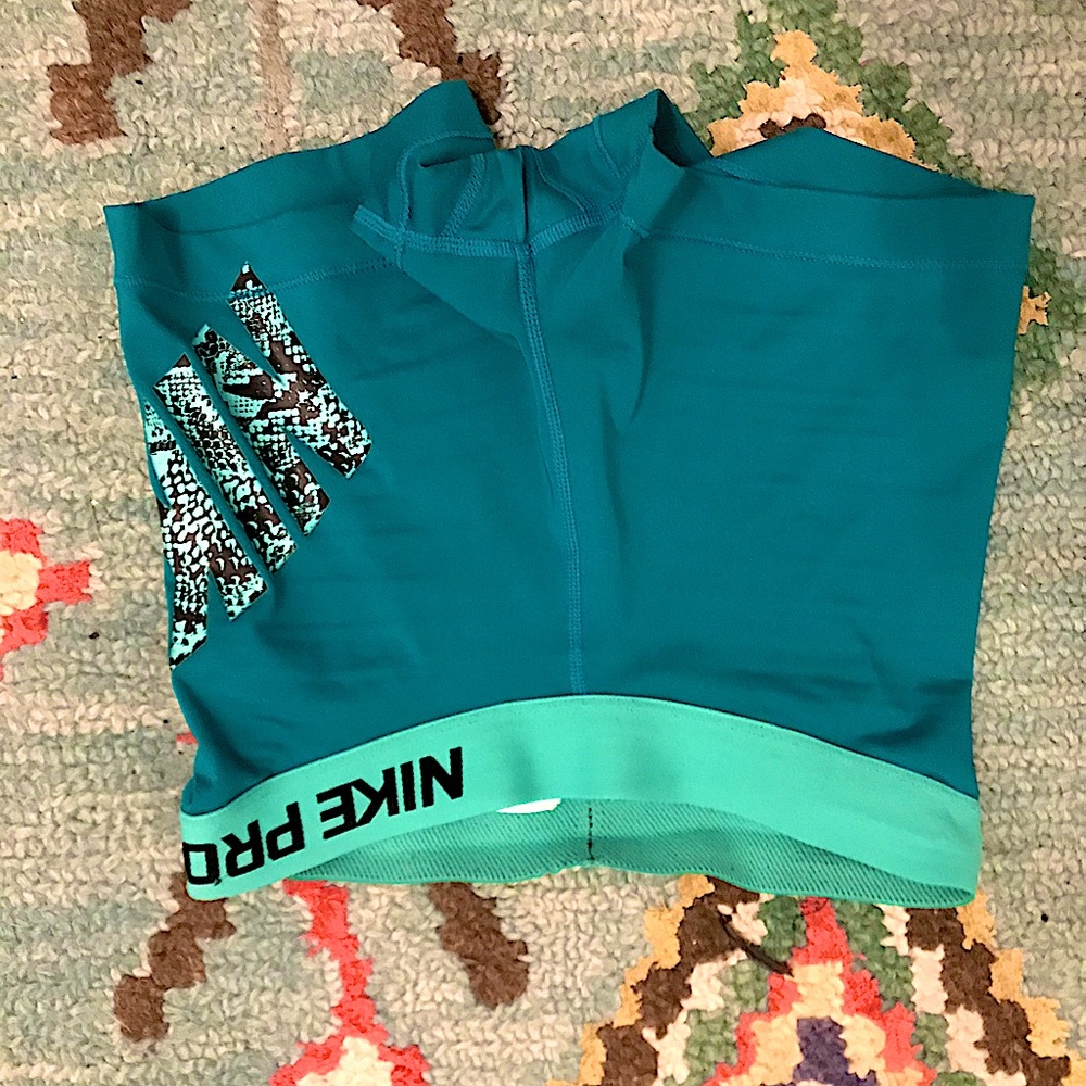 NIKE PRO